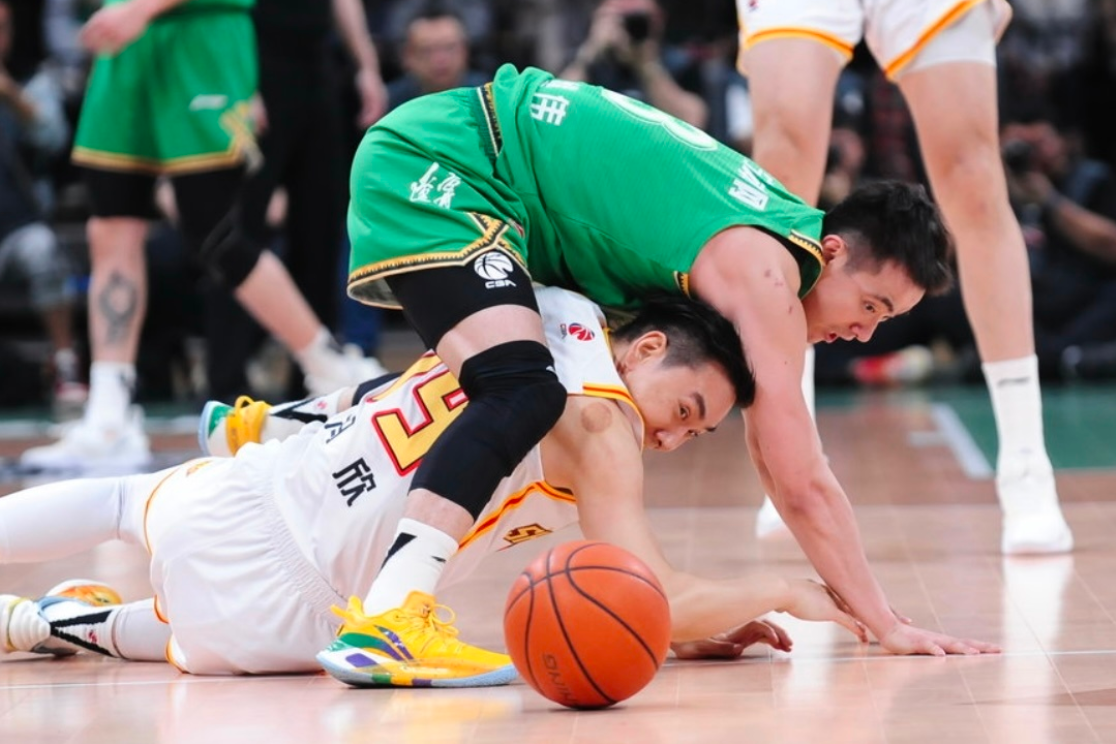 Jiuyou Sports关于深圳男篮发布备战花絮，今夜队长鼓劲，NBA季后赛任务艰巨，训练强度明显提升的信息